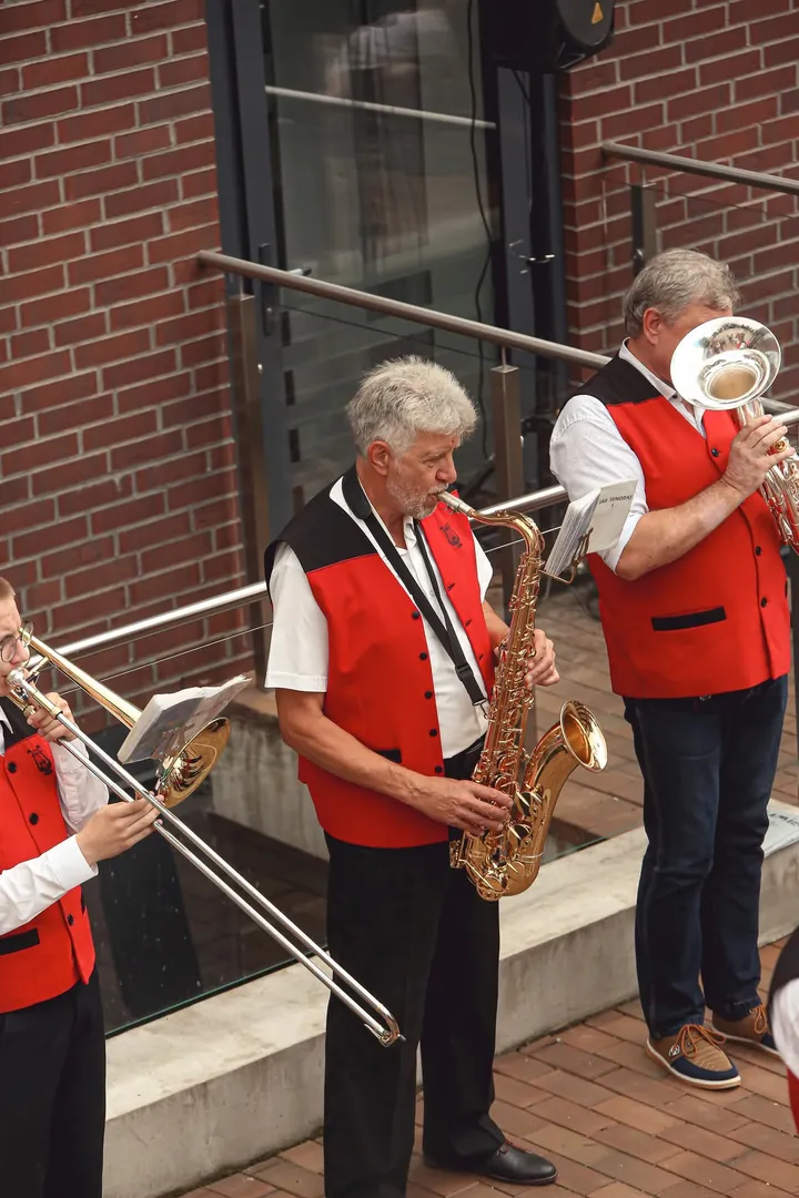 Fb img 1758106500472