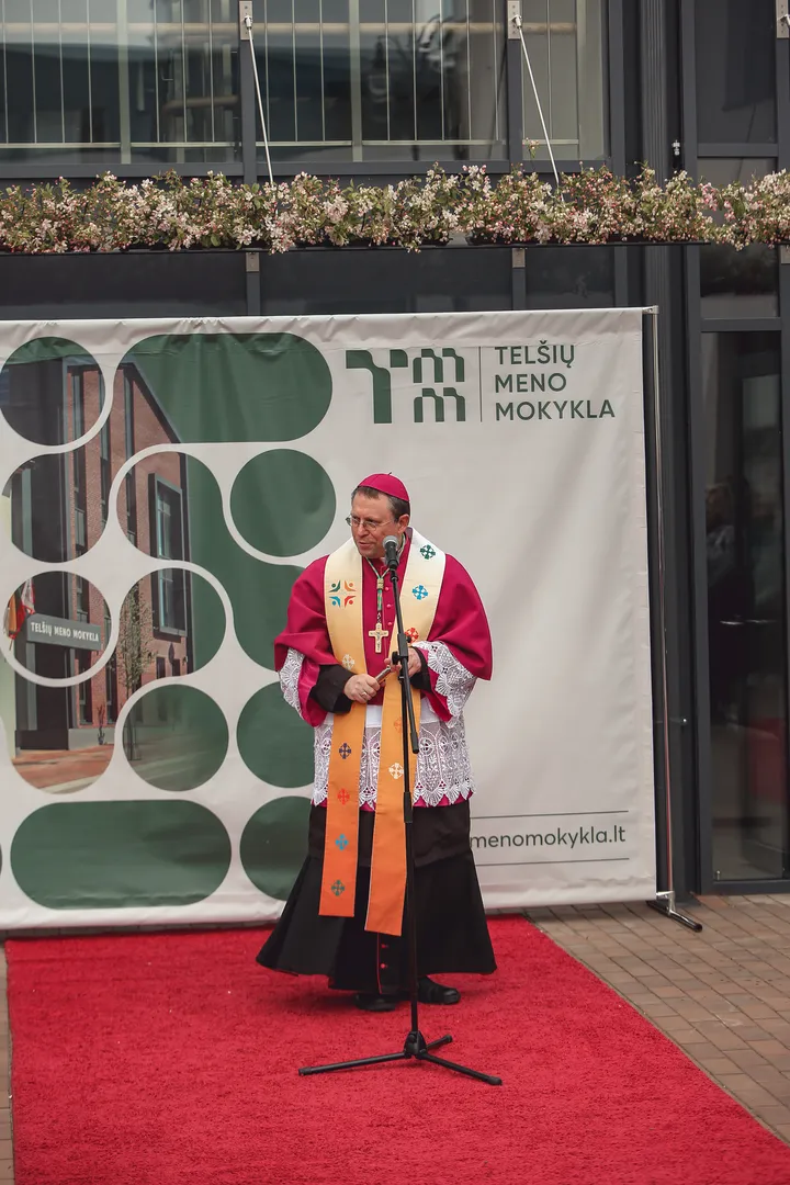 Naujas pastatas (12)